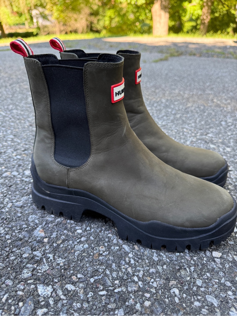 Hunter Women’s Olive Chelsea Lug Boots Size 8 - Picture 2 of 6